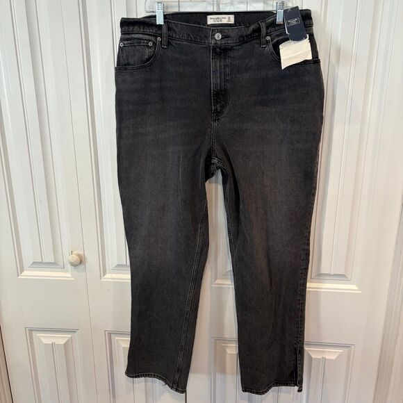 Abercrombie & Fitch Ultra High Rise 90’s Straight Black Jeans Size 33/16S - Picture 1 of 9